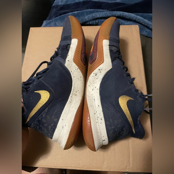 Nike Kyrie 3 Obsidian Size 11 - Picture 6 of 11